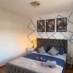 2Br House With Free Parking & Garden - Sleeps 4 - Near City Centre & Old Trafford Dom wakacyjny Manchester