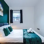 New, Luxe 2br, Manchester, Pool Table, Parking, Balcony, Ps4 Διαμέρισμα