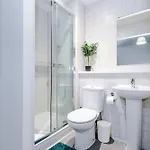 New, Luxe 2br, Manchester, Pool Table, Parking, Balcony, Ps4 * Μάντσεστερ