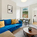 Home, Sleeps 6, Contractor Friendly, Free Parking