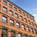 Urban Stone's Throw From Attractions 펜션 *