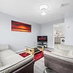 Prázdninový dům 3 Bed Manchester Home Free Parking *