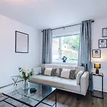 Modern 2-bed By 53 Degrees Near Etihad & Centre, With Free Parking! Манчестер