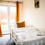 Prázdninový dům House - Sleeps 7 - Parking - 10min Drive To Centre *