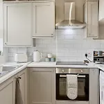 3br Near Co-op Live Etihad Long Short Welcome Parking