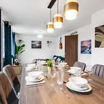 Hébergement de vacances E-oasis- Etihad-coop Live-free Parking-pool Table