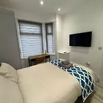 Vicvic مانشستر