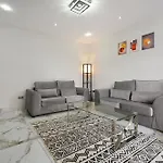 Stylish With Free Parking And Easy Access *