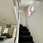 Spacious 4br House With Canal Views & Garden Дом отдыха Манчестер