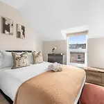 Luxury 5 Bed 10 Min To Airport Sleeps 14 Manchester