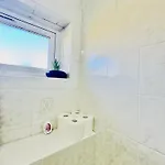 Stylish 4 Bedrome House - Free Parking Дом отдыха Манчестер