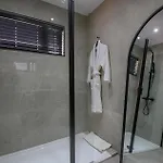 Spacious 2 Bedroom House Sleeps 4 L On-street Parking L The Cosy Corner Nationwide * Manchester