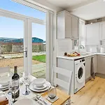 Дом отдыха 3br Near Co-op Live Etihad Long Short Welcome Parking *