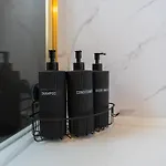 Warden Home-9 Guests-4 Bedrooms-near Etihad Stadium & Co-op Arena-100 - Near Train Station & Bus Station * Manchester