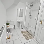 Entire Sleeps 5 Guest 5 Mins Frommcr Manchester