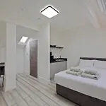 펜션 Spacious 5br House Near Centre