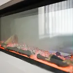 펜션 Stylish With Free Parking And Easy Access