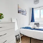 E-oasis- Etihad-coop Live-free Parking-pool Table Hébergement de vacances Manchester