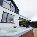 Stunning Family With Hot Tub In Worsley 度假居 曼彻斯特