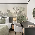 Luxury 5 Bed 10 Min To Airport Sleeps 14