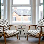 Luxury 5 Bed 10 Min To Airport Sleeps 14 Manchester