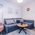Group Stay, Sleeps 12, 3 Bathroom Дом отдыха Манчестер