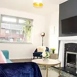 3 Bed - Shefa Homes Сasa de vacaciones Mánchester