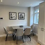 بيت للعطل Town House In Stretford *