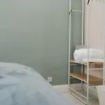 2br Cozy Retreat - Pool Table - Wifi - Sleeps 7 *