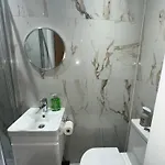 Vicvic Гостевой дом Манчестер