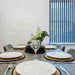 Spacious 3br - Free Parking - Near Centre - Sleeps 6