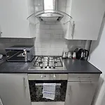 Lovely Large 3 Bedroom House Prázdninový dům *