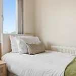 3br Near Co-op Live Etihad Long Short Welcome Parking Дом отдыха