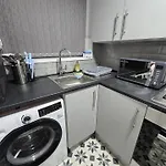 Lovely Large 3 Bedroom House Manchester