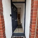 Vicvic Гостевой дом Манчестер