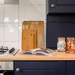 Semesterbostad Luxury 5 Bed 10 Min To Airport Sleeps 14 *