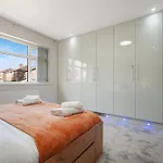 펜션 Stylish With Free Parking And Easy Access