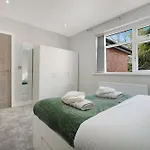 펜션 Stylish With Free Parking And Easy Access 맨체스터