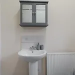 Spacious 4br Near Etihad - Free Parking - 5 Min Train Station Ferienhaus