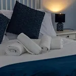 度假居 Stunning Family With Hot Tub In Worsley