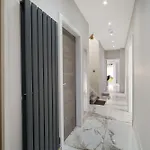 Stylish With Free Parking And Easy Access 펜션