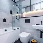 Апартаменты Stylish 1br Near Centre Salford