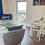 Comfortable 2-bedroom Flat Close Etihad And Coop Live * مانشستر