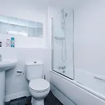 Stylish 2 Bedroom, 2 Bathroom With Free Parking Apartmán Manchester