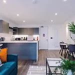 Апартаменты Stylish 1br Near Centre Salford
