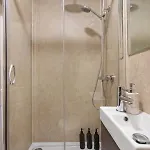 Apartment Modern 4 Bedroom House For 9 Guests With Free Parking By The Cosy Corner Nationwide *