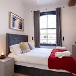 Characterful 2 Bed Near Victoria Station * מנצ'סטר