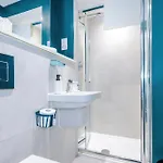 Stylish 2br 3 Baths 6 Guests Manchester