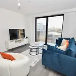 Modern 2 Bedroom In W Balcony *