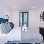 Stylish 1br Near Centre Salford Апартаменты Манчестер